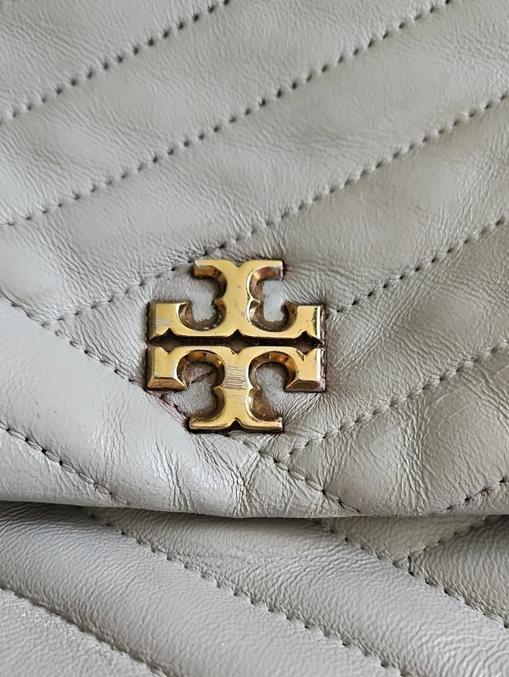 Tory Burch Quilted Leather Shoulder Bag in Light Gray